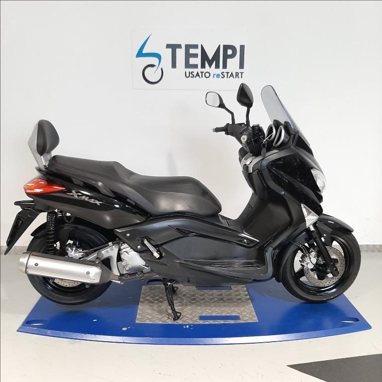 YAMAHA X-Max 250 