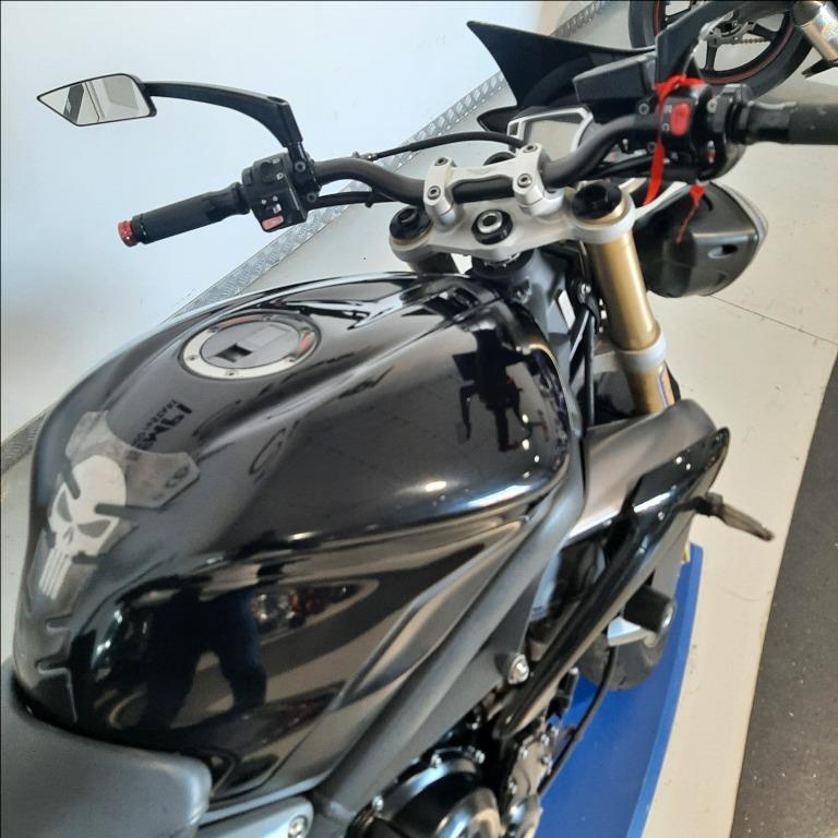 TRIUMPH Street Triple 675 