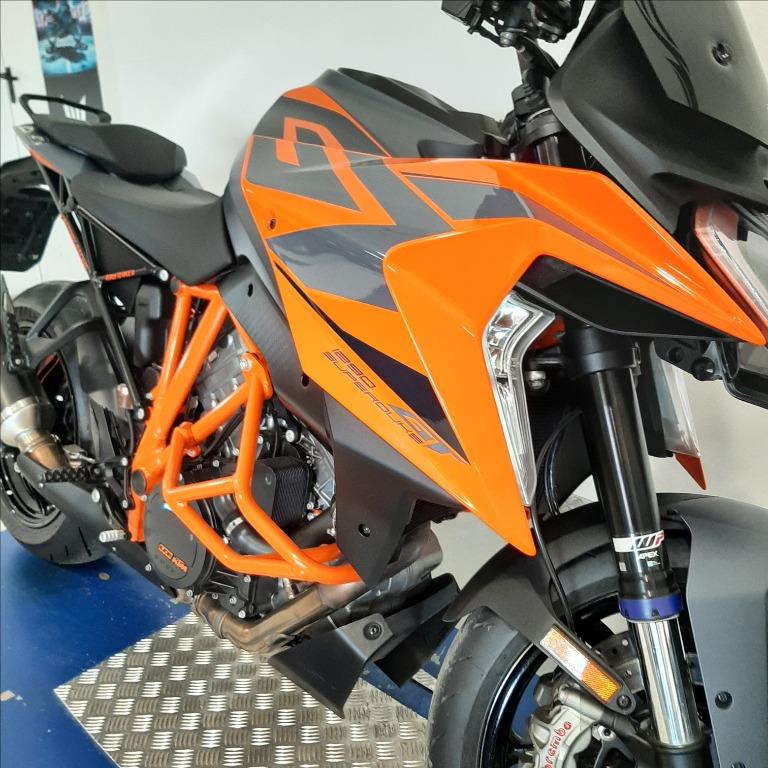 KTM 1290 Super Duke GT