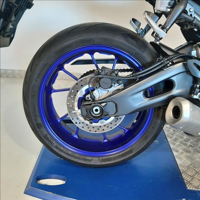 YAMAHA YZF R7 690 Abs