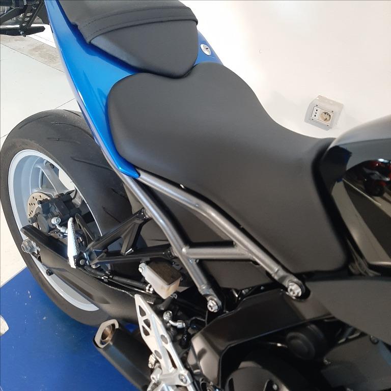 SUZUKI GSX-8R Abs
