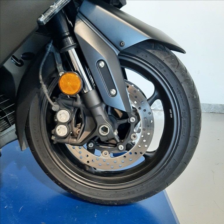 YAMAHA T-Max 560 Abs
