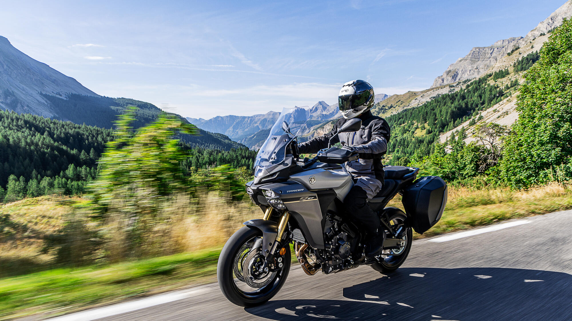 2025 Yamaha MT09ATRDXS EU Ceramic Ice Action 007 03