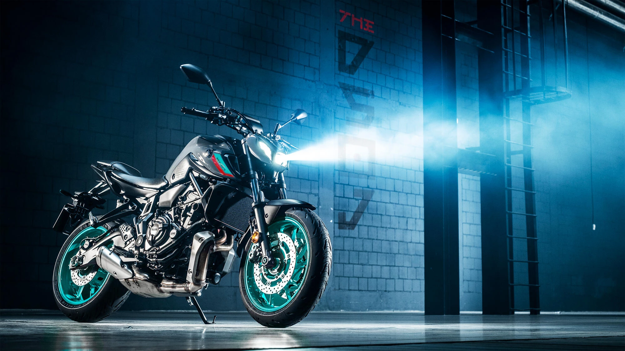 2023 Yamaha MT07 EU Cyan Storm Static 001 03